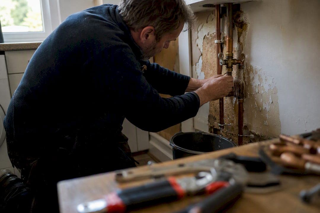 Burst pipe insurance claim UK: what to do first